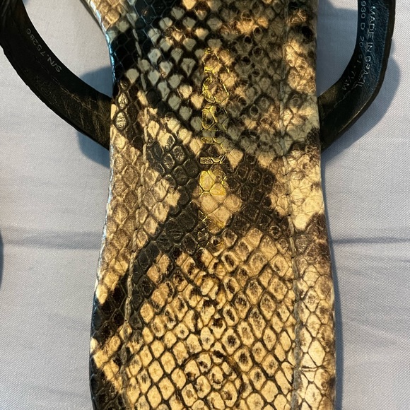Lightly used Tory Burch flip flops in brown snakeskin - Picture 6 of 8
